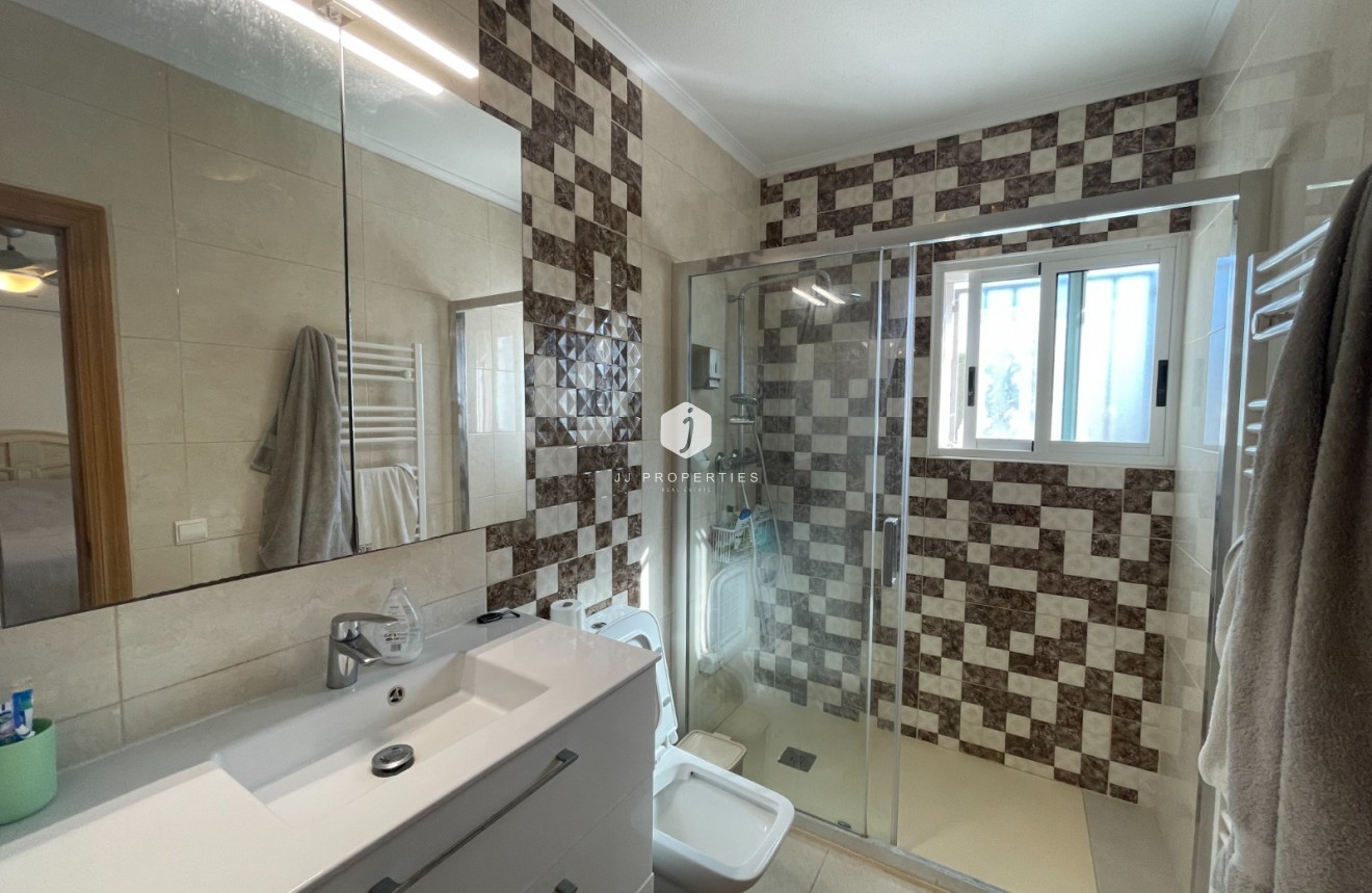 Resale - Villa -
Catral - Costa Blanca