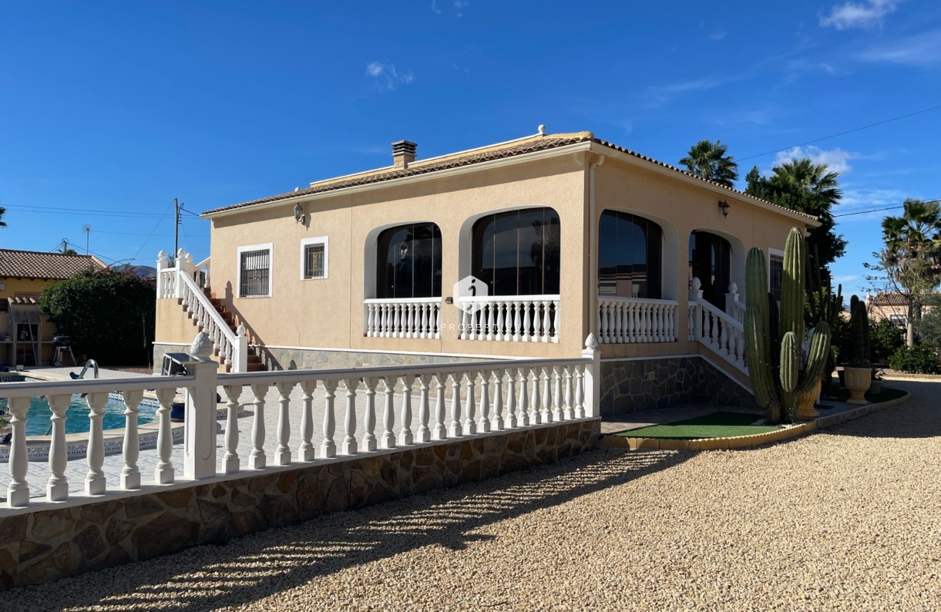 Resale - Villa -
Catral - Costa Blanca