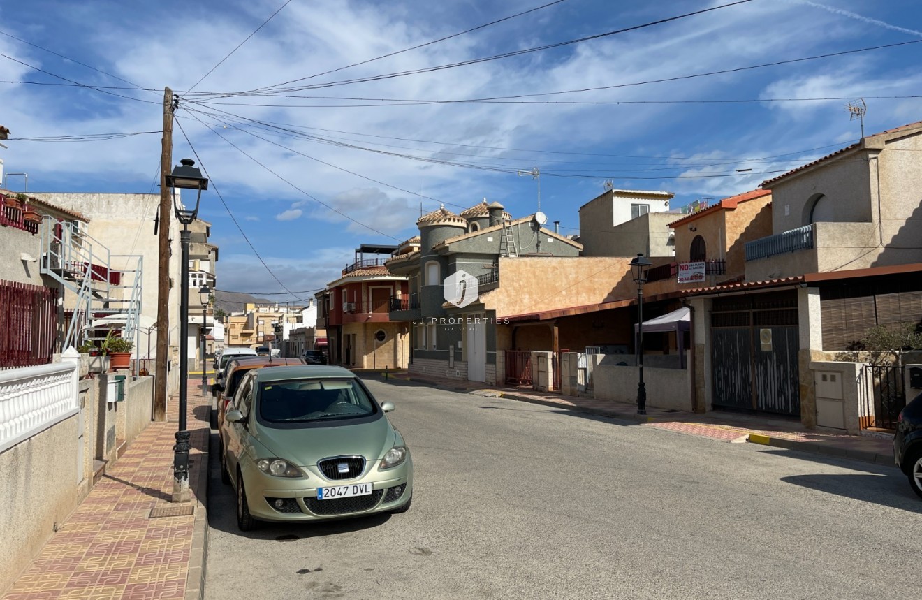 Resale - Chalet -
Jacarilla - Inland