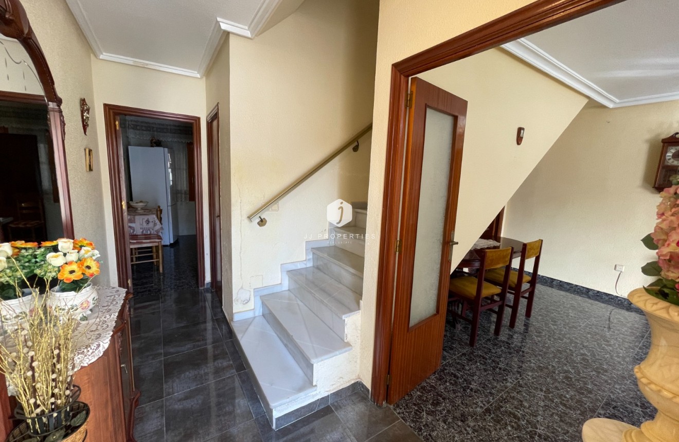 Resale - Chalet -
Jacarilla - Inland