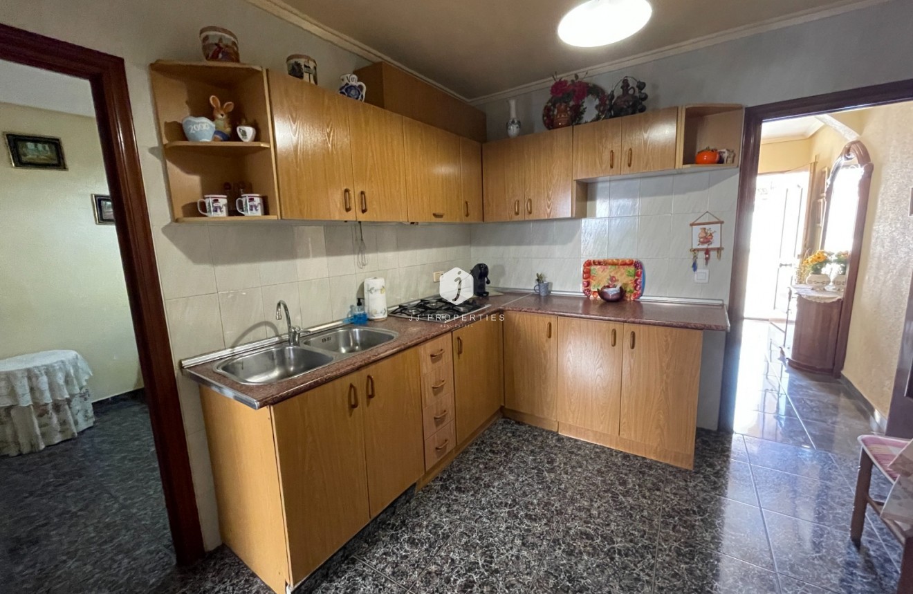Resale - Chalet -
Jacarilla - Inland