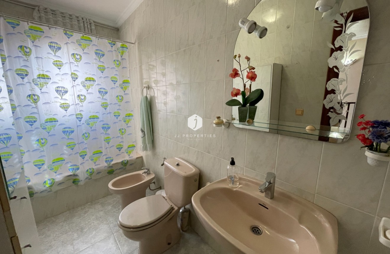 Resale - Chalet -
Jacarilla - Inland