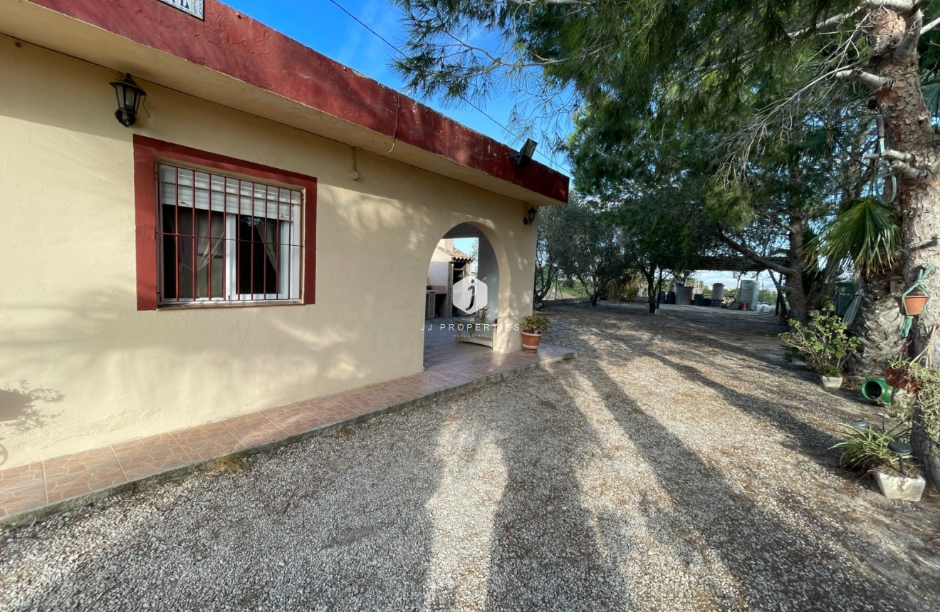Resale - Country Property -
Jacarilla - Inland