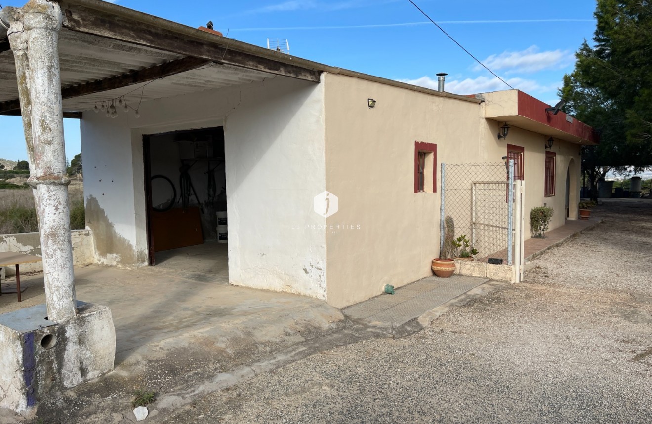 Resale - Country Property -
Jacarilla - Inland