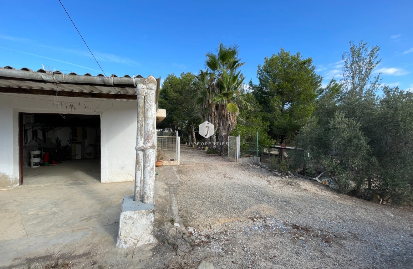Resale - Country Property -
Jacarilla - Inland