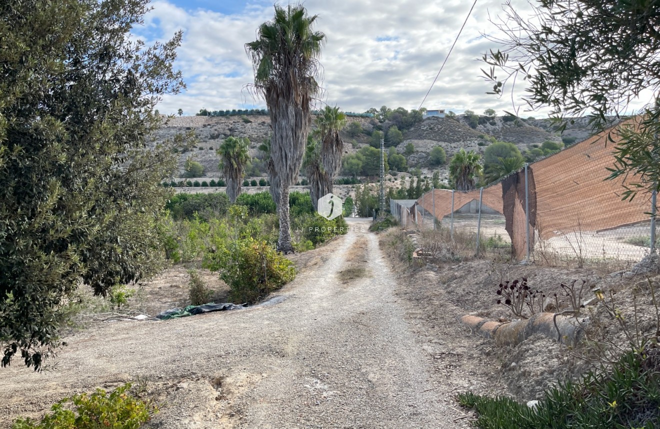 Resale - Country Property -
Jacarilla - Inland