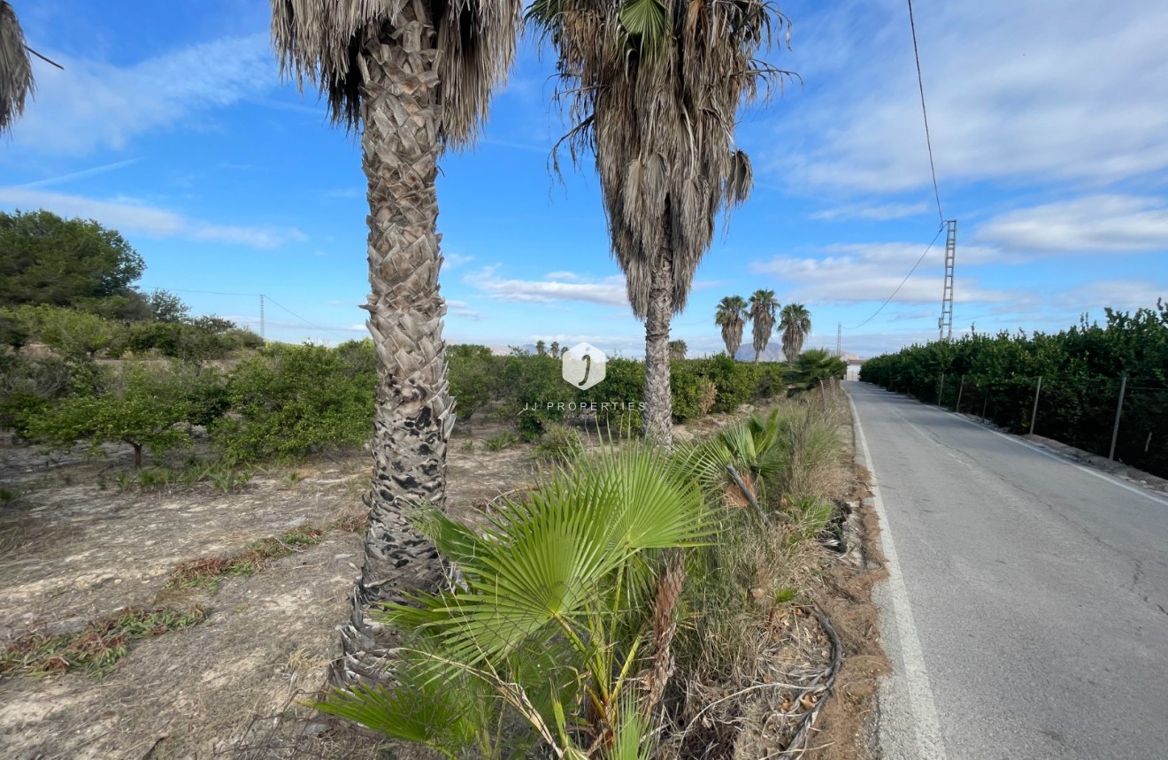 Resale - Country Property -
Jacarilla - Inland