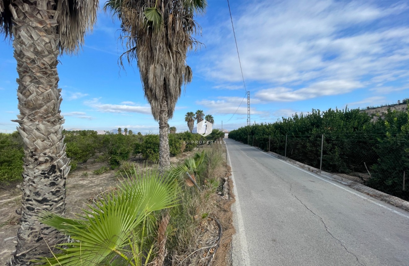 Resale - Country Property -
Jacarilla - Inland