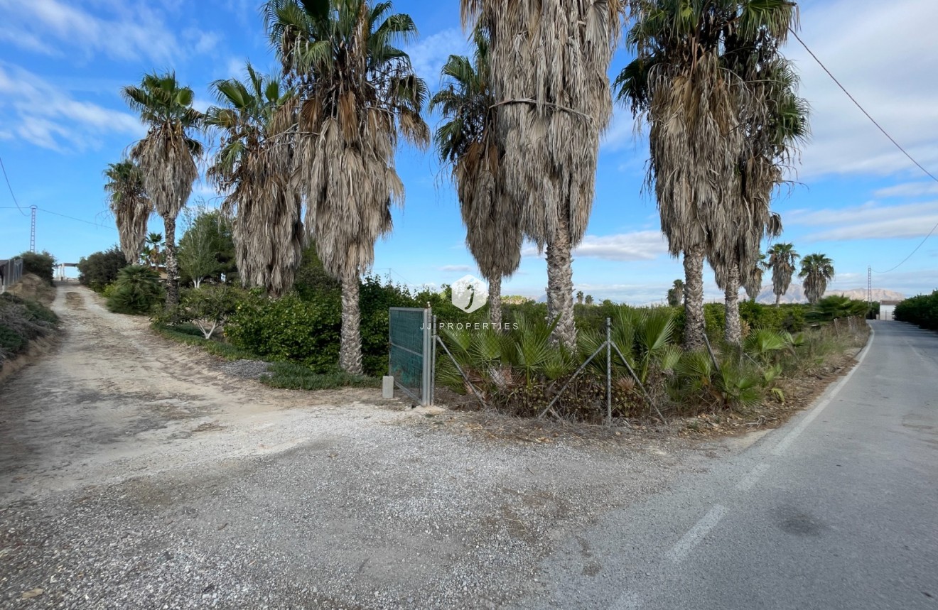 Resale - Country Property -
Jacarilla - Inland