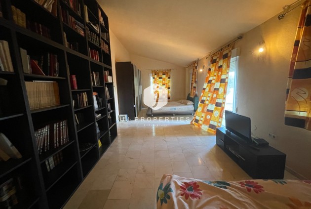 Resale - Country Property -
Albatera - Inland