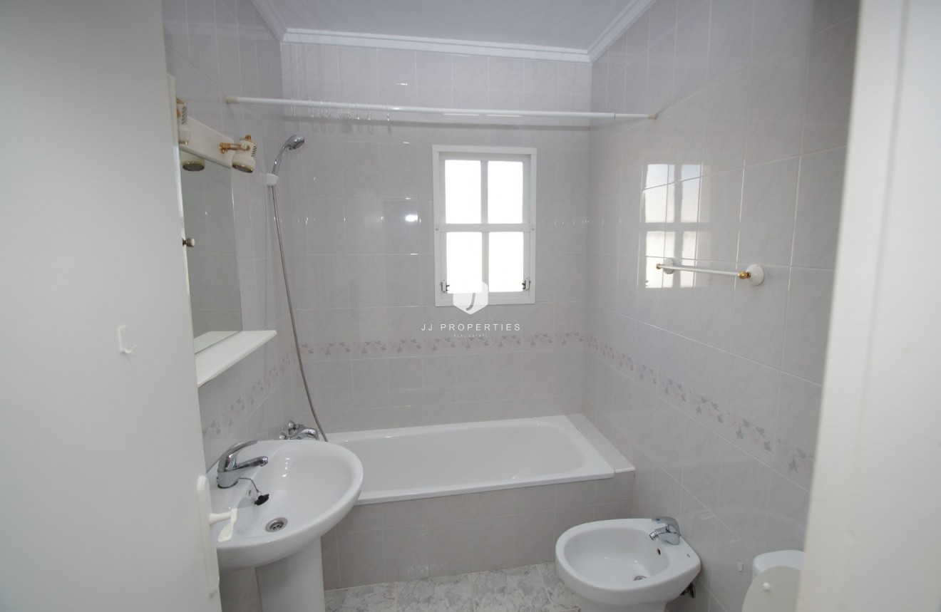 Resale - Bungalow -
Orihuela Costa - Costa Blanca