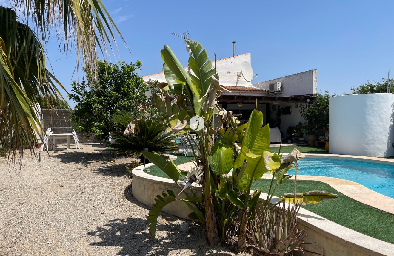 Resale - Villa -
Daya Nueva - Costa Blanca