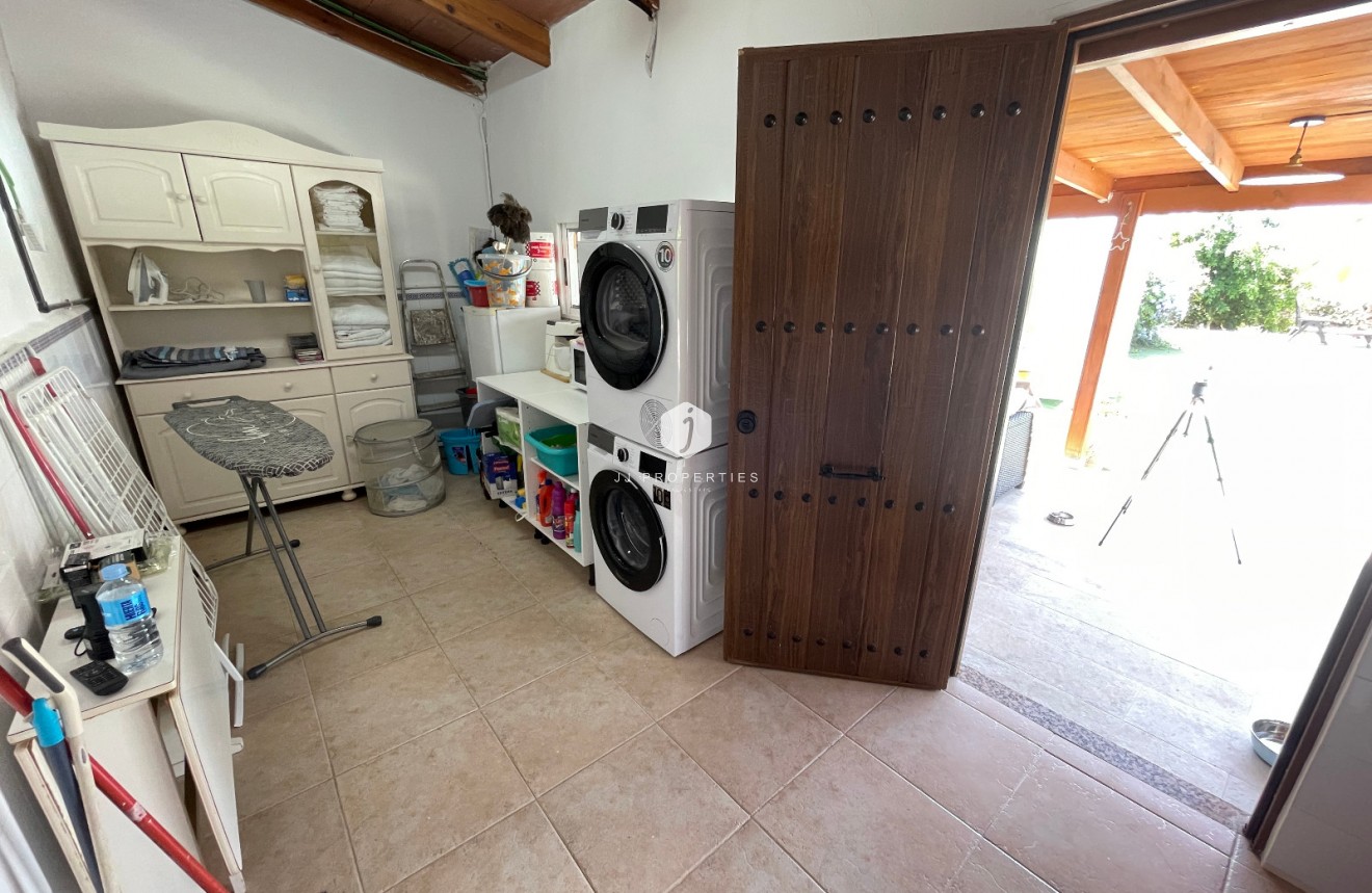 Resale - Villa -
Daya Nueva - Costa Blanca