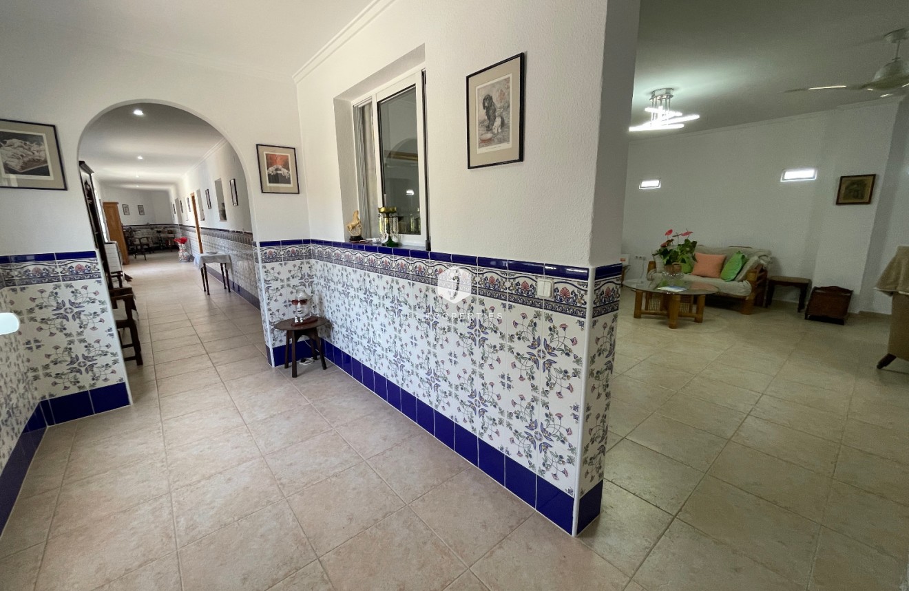 Resale - Villa -
Daya Nueva - Costa Blanca