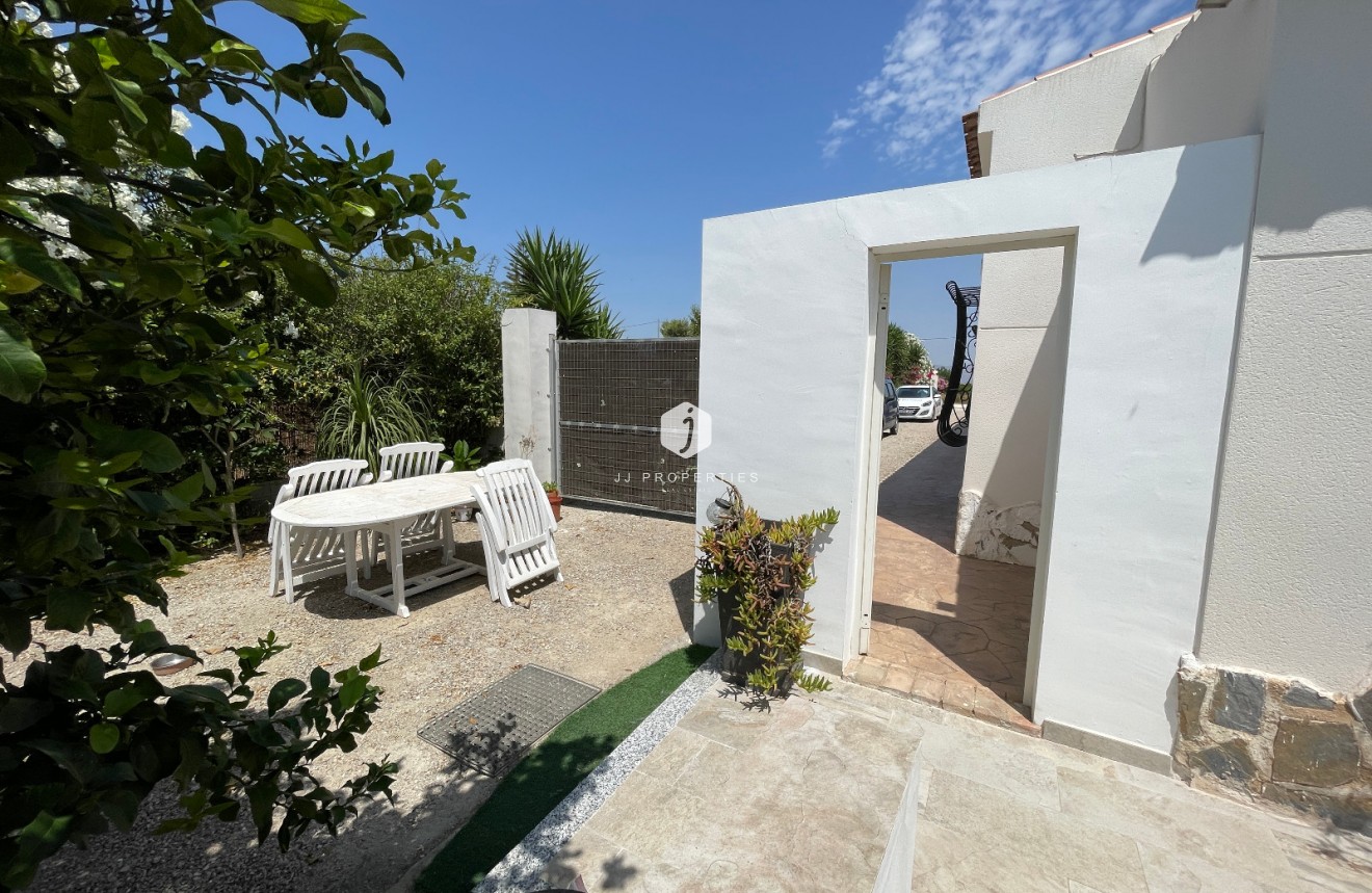 Resale - Villa -
Daya Nueva - Costa Blanca