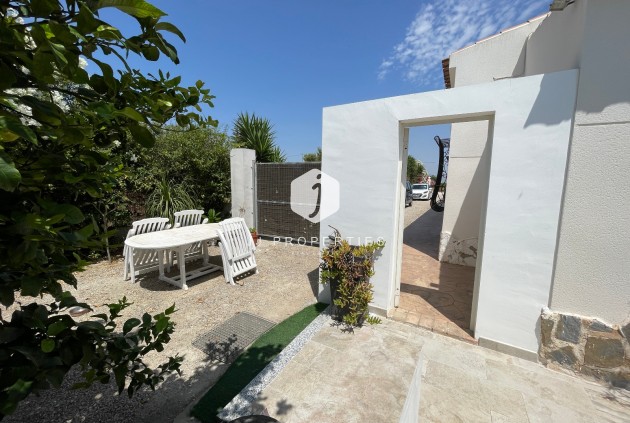 Resale - Villa -
Daya Nueva - Costa Blanca