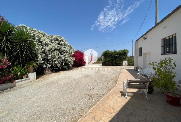 Resale - Villa -
Daya Nueva - Costa Blanca