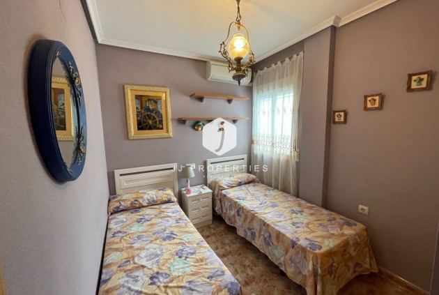 Resale - Apartment / flat -
La Mata - Costa Blanca