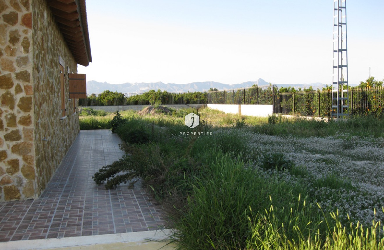 Segunda mano - Casa de campo -
Benferri - Inland