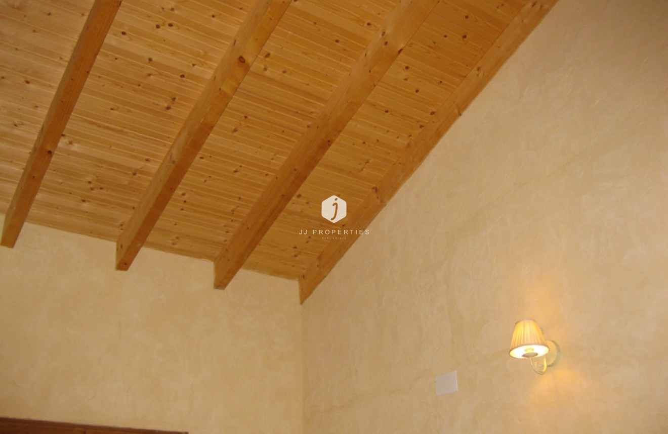 Segunda mano - Casa de campo -
Benferri - Inland