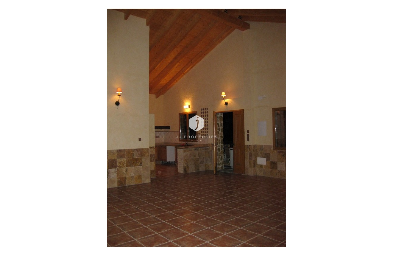 Segunda mano - Casa de campo -
Benferri - Inland