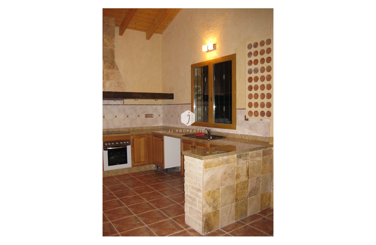 Segunda mano - Casa de campo -
Benferri - Inland