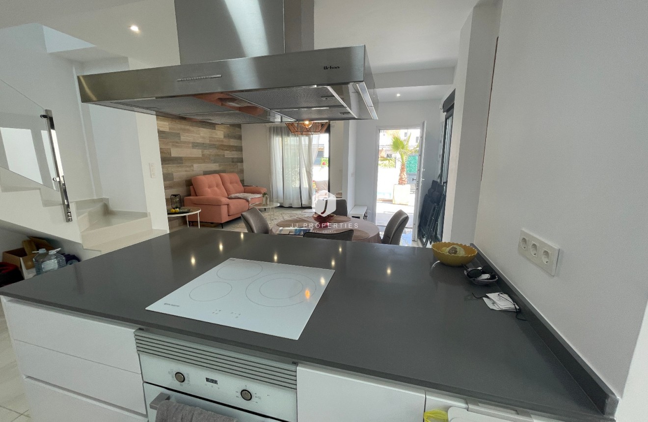 Resale - Villa -
Benijofar - Costa Blanca