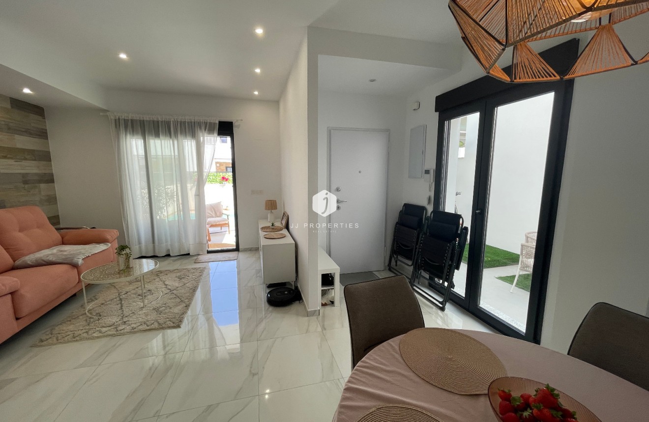 Resale - Villa -
Benijofar - Costa Blanca
