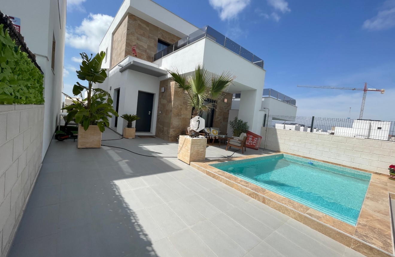 Resale - Villa -
Benijofar - Costa Blanca