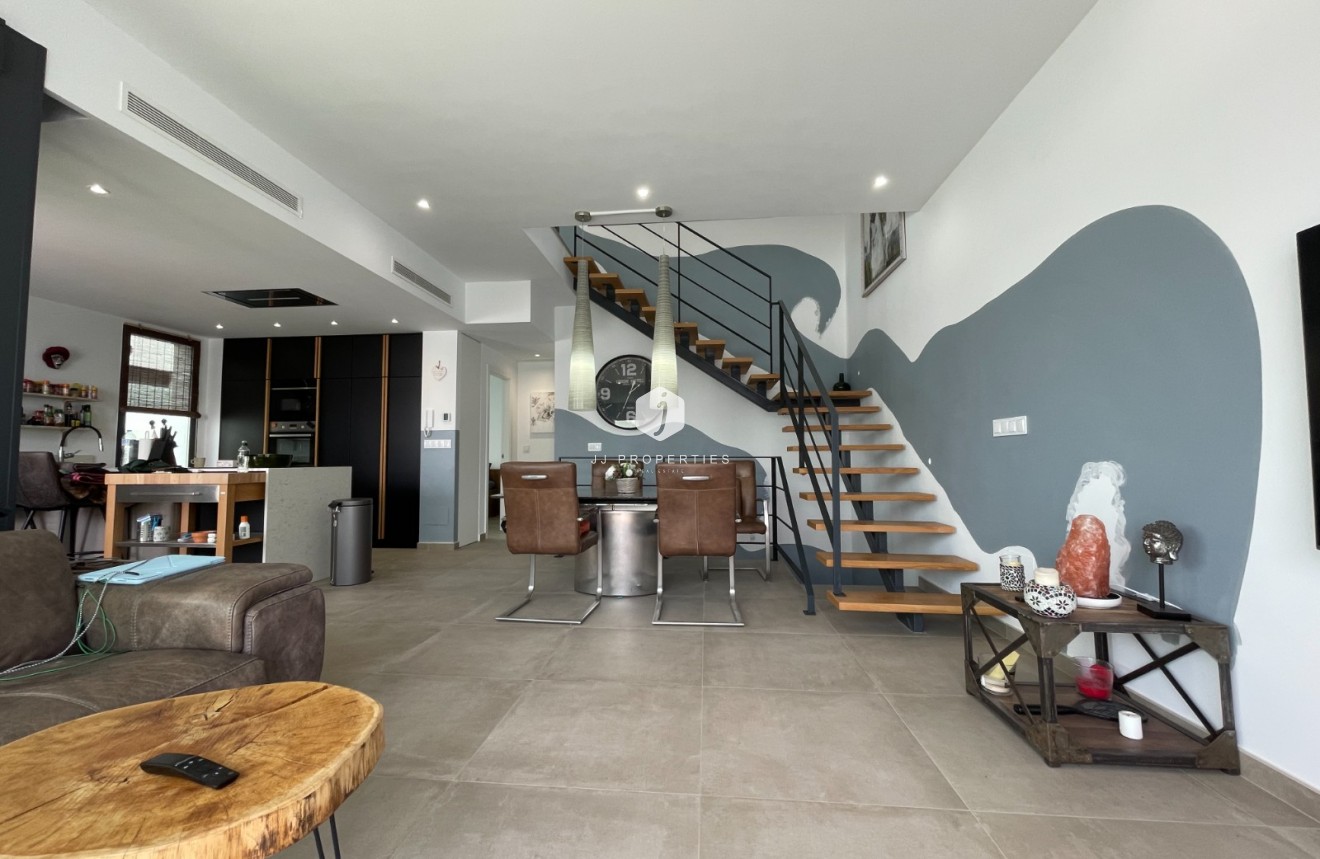 Resale - Villa -
Dolores - Costa Blanca