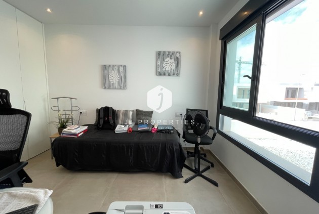 Resale - Villa -
Dolores - Costa Blanca