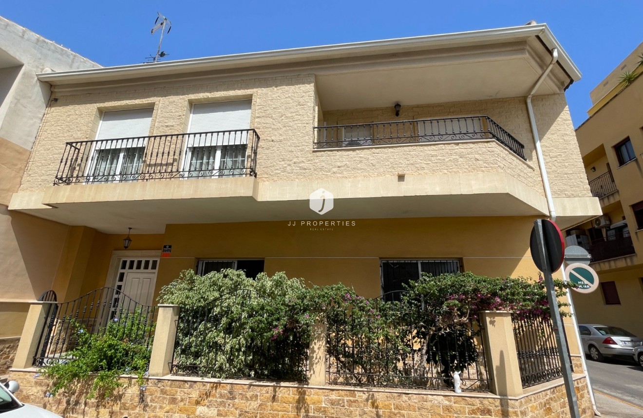 Aus zweiter Hand - Chalet -
Formentera del Segura - Costa Blanca