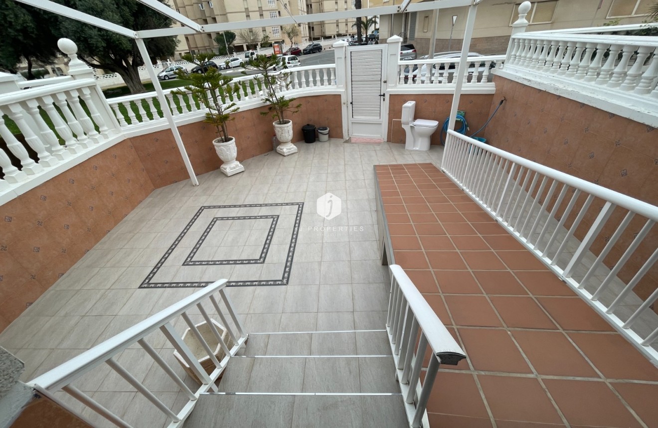 Aus zweiter Hand - Chalet -
Guardamar del Segura - Costa Blanca