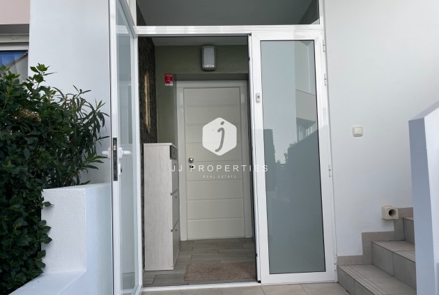 Aus zweiter Hand - Wohnung -
Rojales - Inland