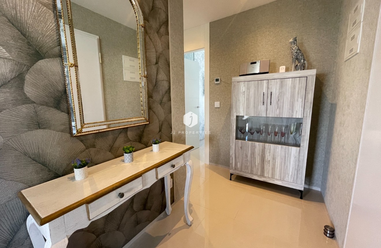 Aus zweiter Hand - Wohnung -
Rojales - Inland