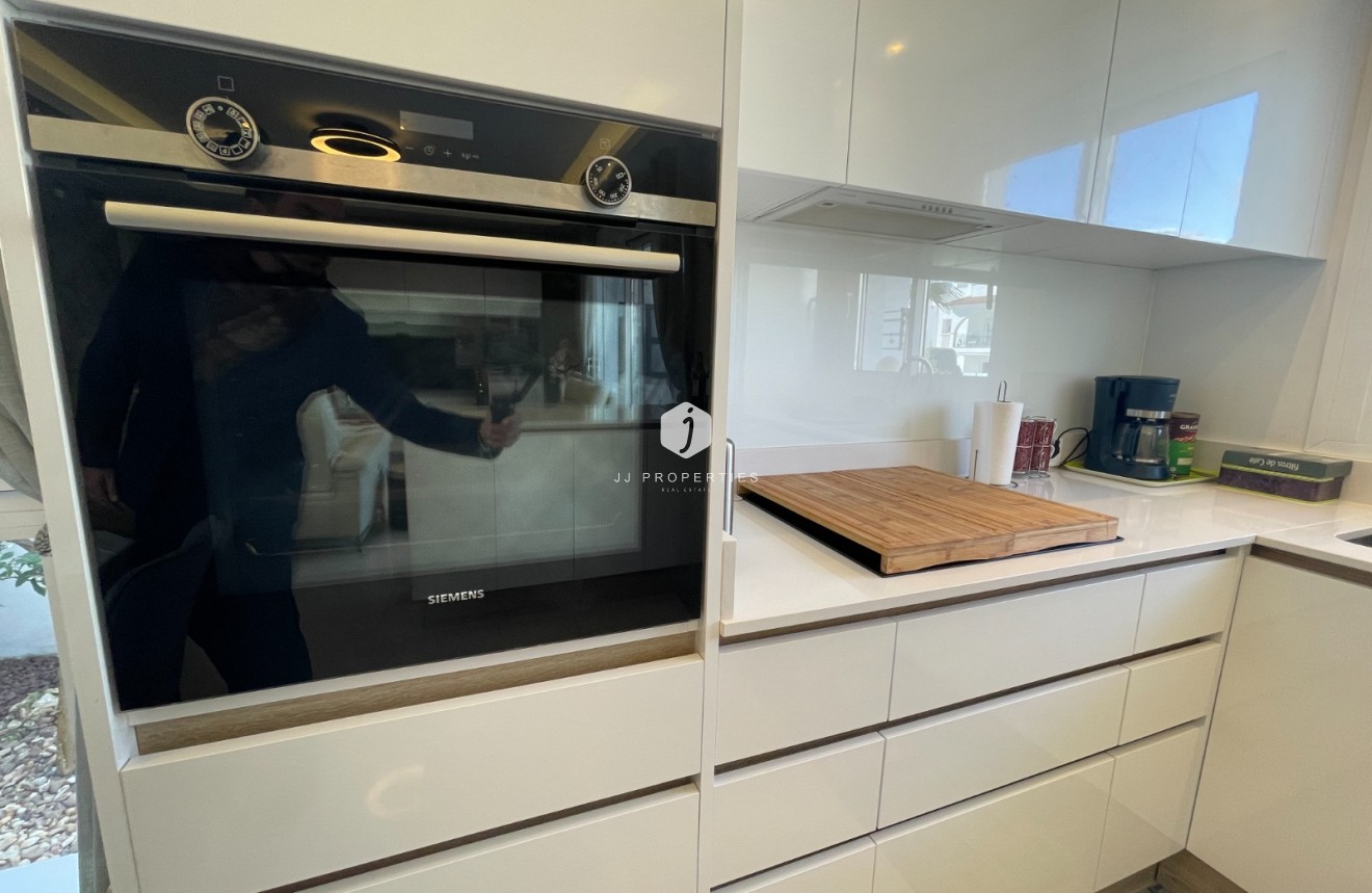 Aus zweiter Hand - Wohnung -
Rojales - Inland