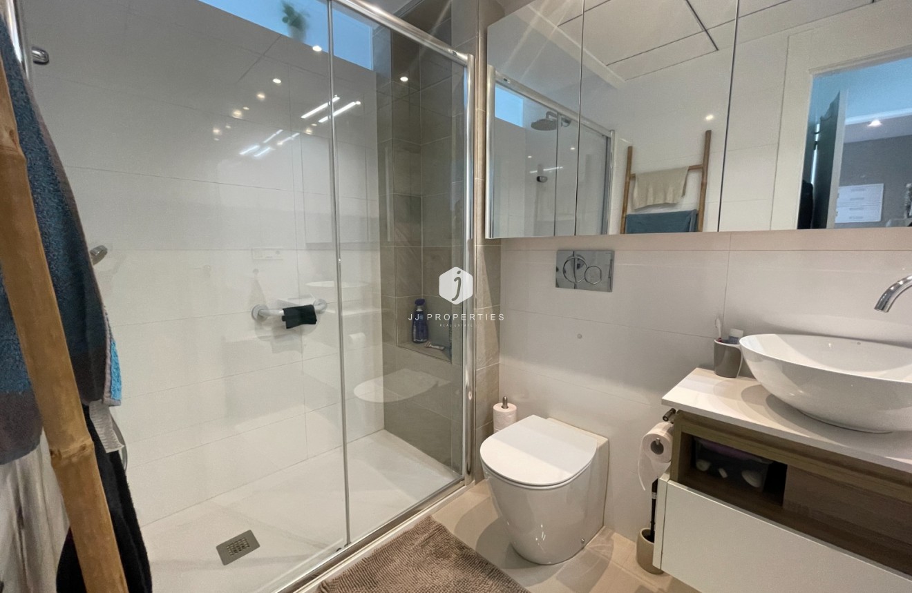 Aus zweiter Hand - Wohnung -
Rojales - Inland