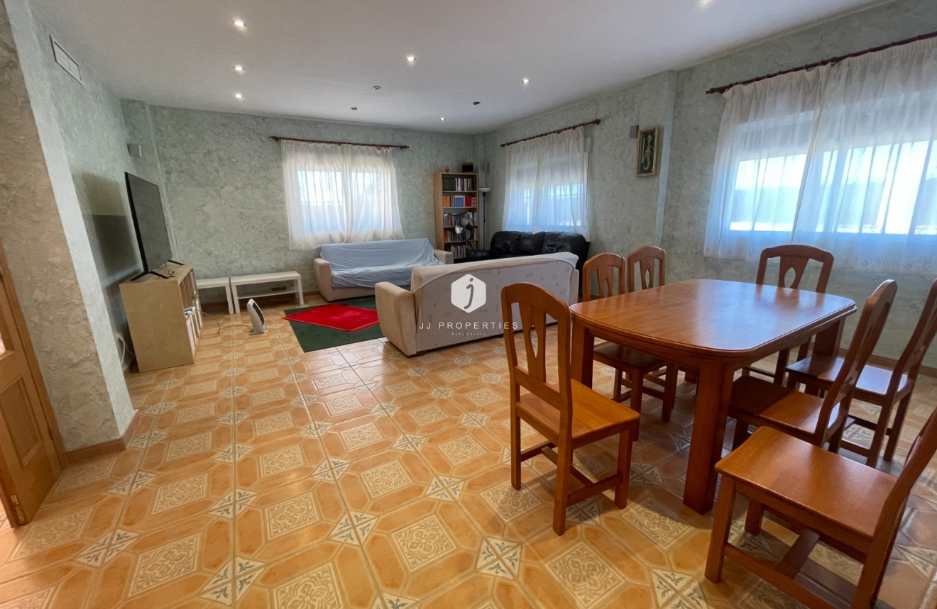 Resale - Villa -
Albatera - Inland