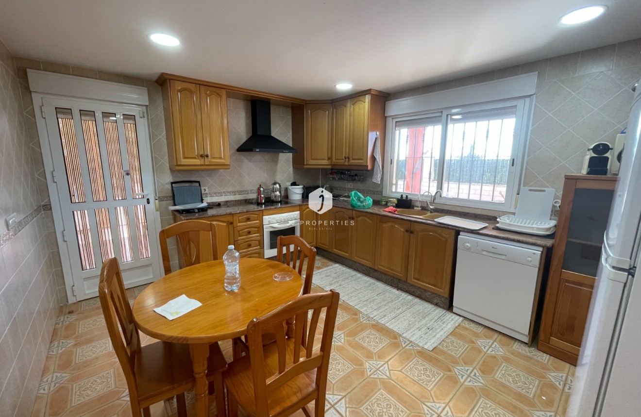 Resale - Villa -
Albatera - Inland