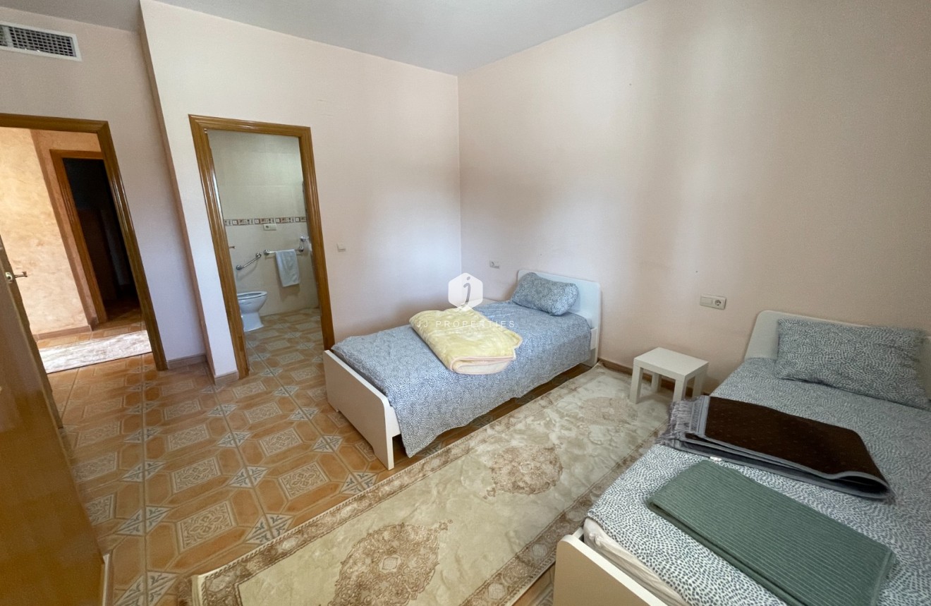 Resale - Villa -
Albatera - Inland