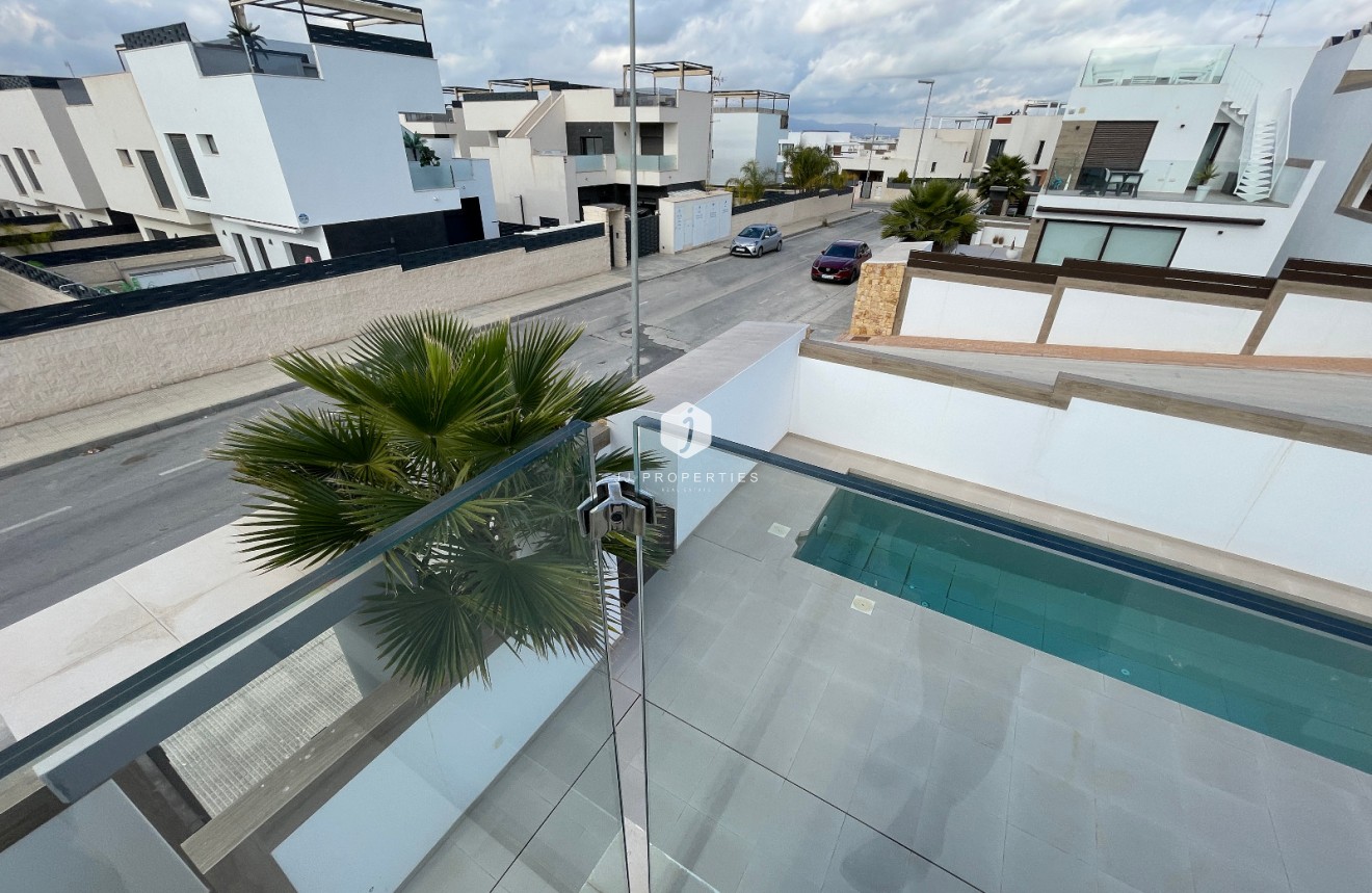 Z drugiej ręki - Villa -
Benijofar - Costa Blanca