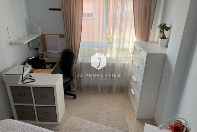 Resale - Apartment / flat -
Torrevieja - Costa Blanca