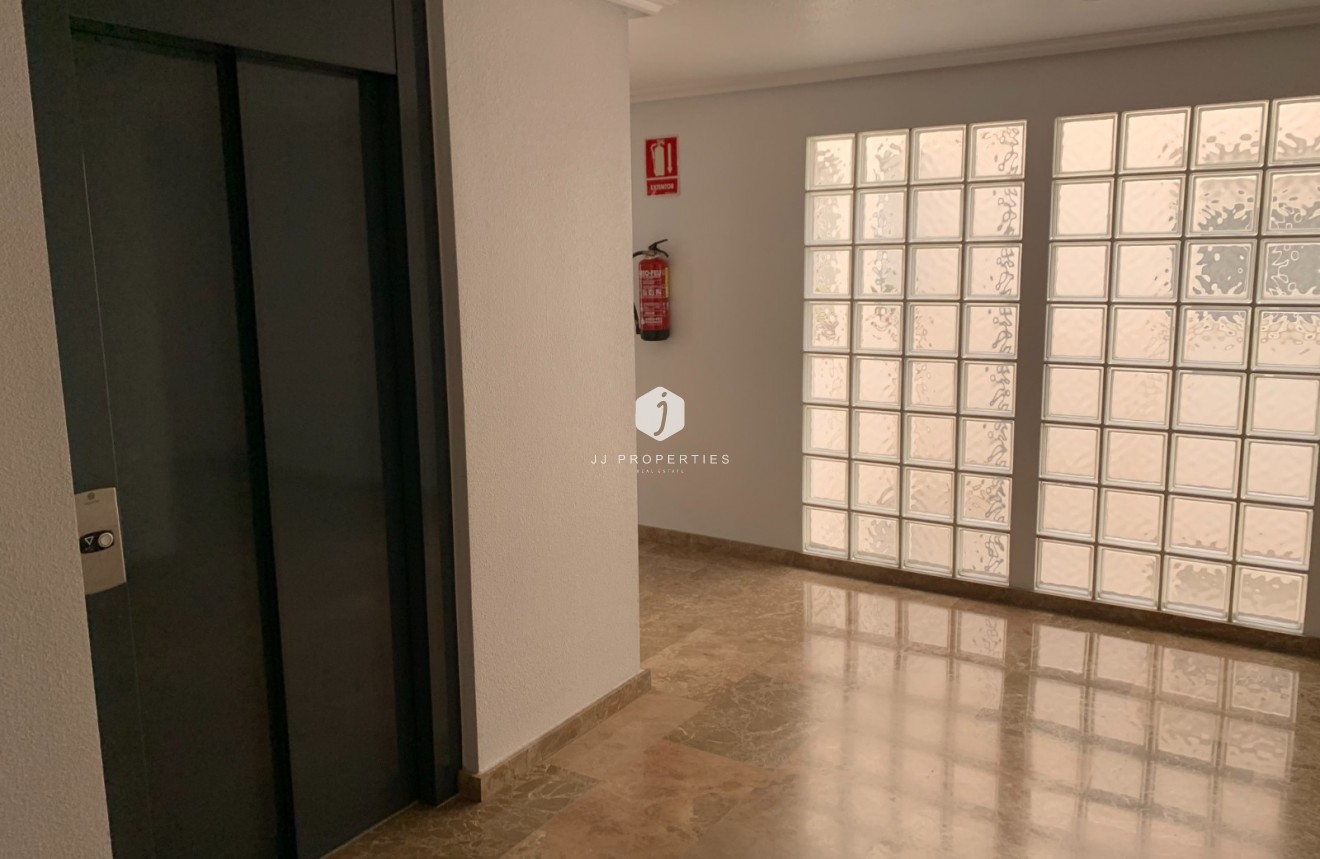 Resale - Apartment / flat -
Torrevieja - Costa Blanca