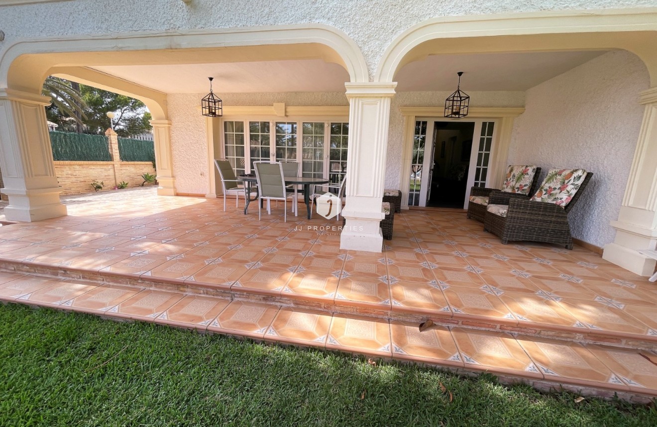 Resale - Villa -
Orihuela Costa - Costa Blanca