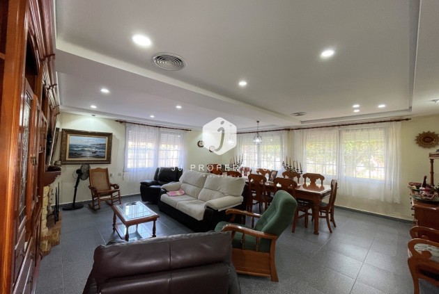 Resale - Villa -
Orihuela Costa - Costa Blanca