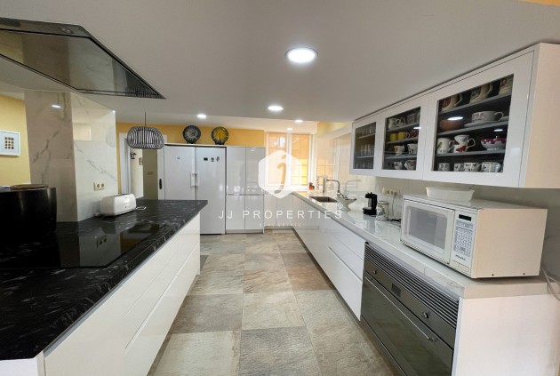 Resale - Villa -
Orihuela Costa - Costa Blanca