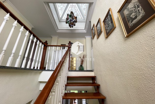 Resale - Villa -
Orihuela Costa - Costa Blanca