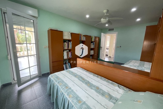 Resale - Villa -
Orihuela Costa - Costa Blanca