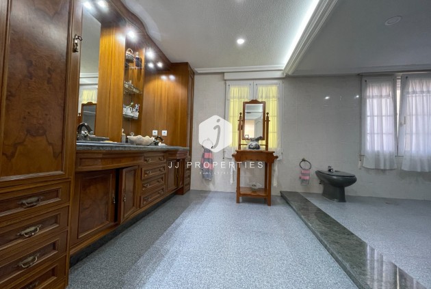 Resale - Villa -
Orihuela Costa - Costa Blanca