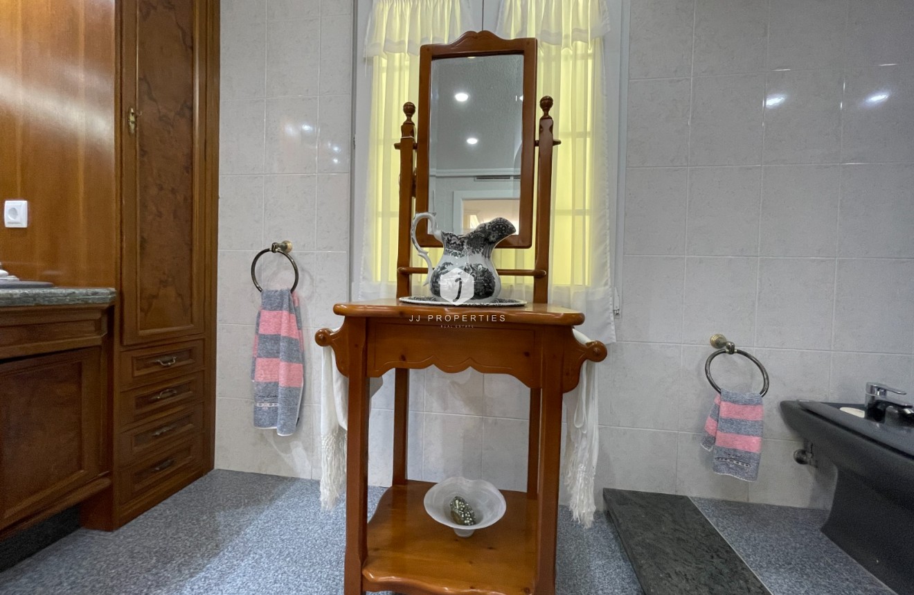 Resale - Villa -
Orihuela Costa - Costa Blanca